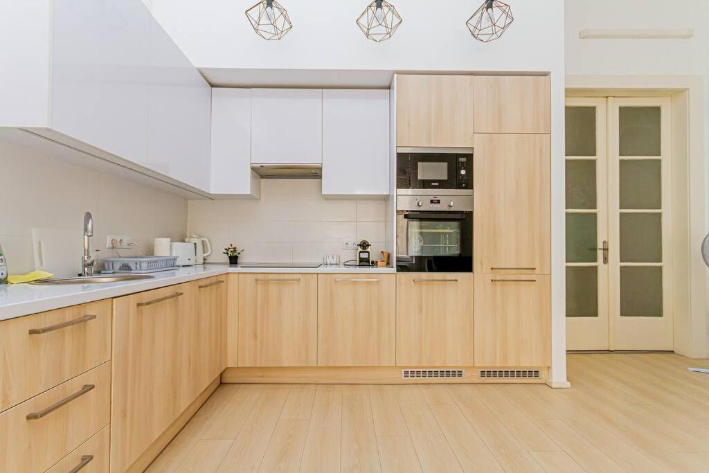 Luminous Design Apartment - W18 บูดาเปสต์ ภายนอก รูปภาพ